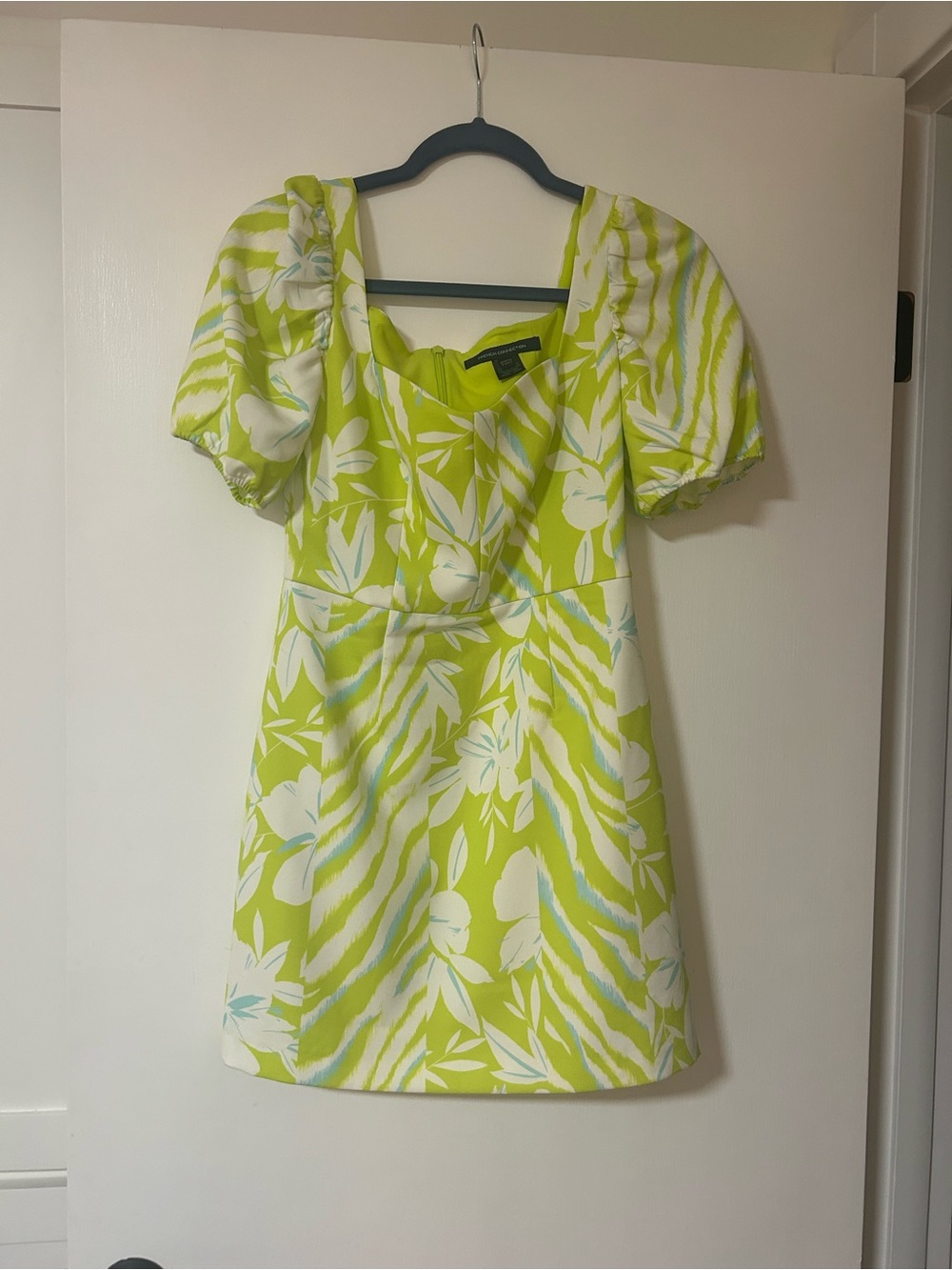 French Connection Lime & White Floral Puff-Sleeve Mini Dress. New without tags.